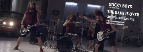 Vidéo, hard rock, sticky boys