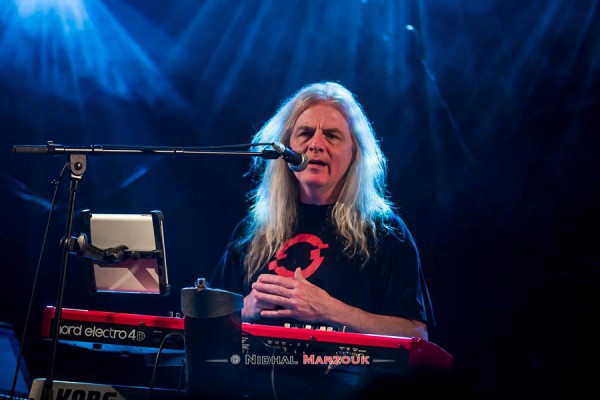 John Young, Pendragon, Divan du Monde, Progressive rock,