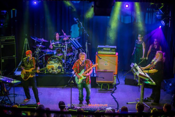 Pendragon, neo prog, divan du monde, nick barrett, clive nolan, masquerade overture,