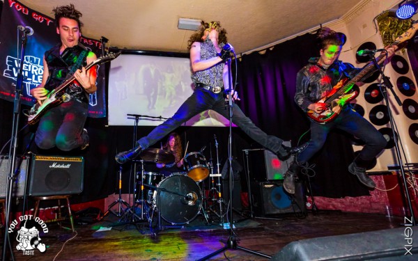 The Cavemen ZIGPIX 02