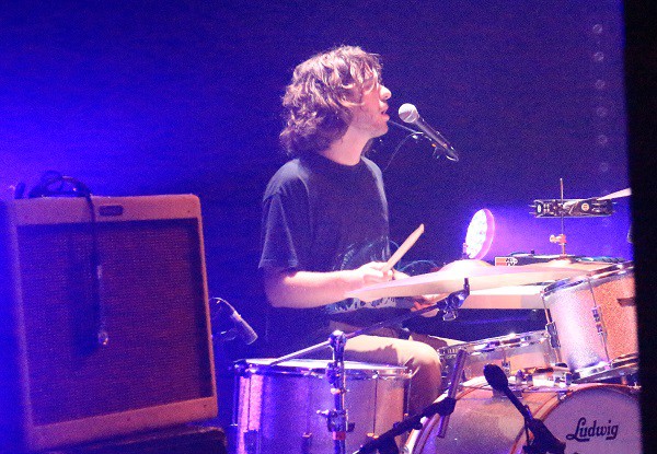 concert, Paris, péniche, shoegaze, pop, moustachus