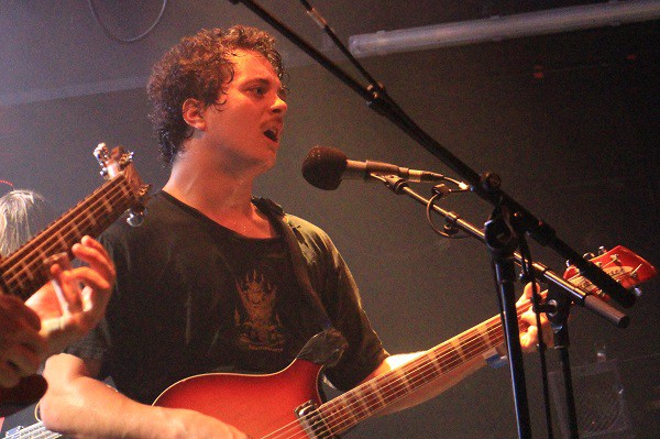 concert, Paris, péniche, shoegaze, pop, moustachus