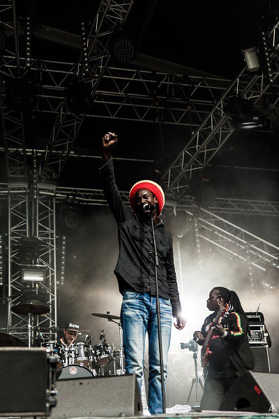 no logo, fraisans, meta And  the cornerstones