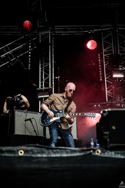 no logo, fraisans, meta And  the cornerstones