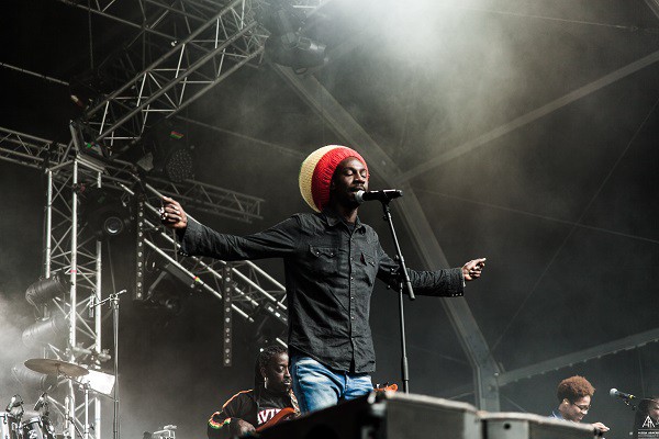 no logo, fraisans, meta And  the cornerstones