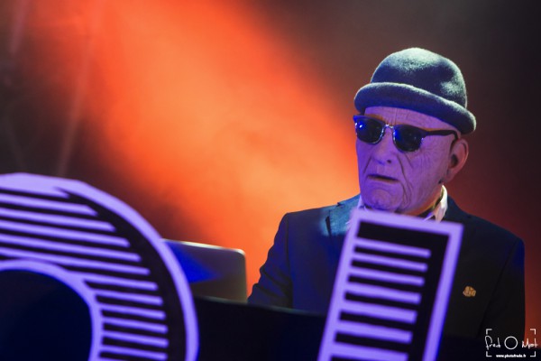 no logo, fraisans, l'entourloop