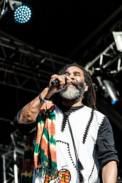 no logo, fraisans, twinkle brothers