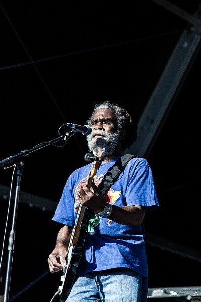 no logo, fraisans, twinkle brothers