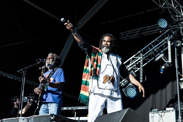 no logo, fraisans, twinkle brothers