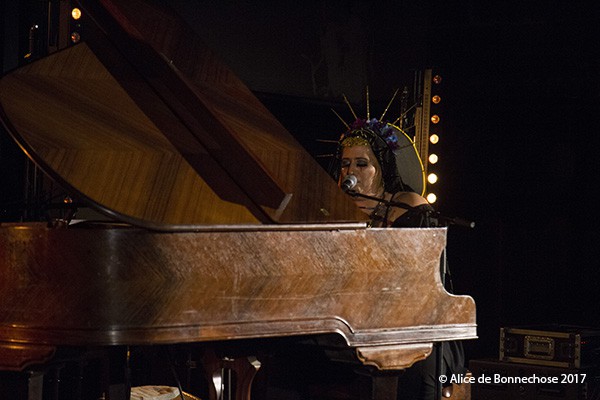 Sarah Mc Coy - MAMA © A. De Bonnechose