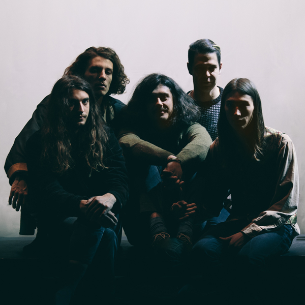 Le Roi Angus, Lesbos, single, album, suisse