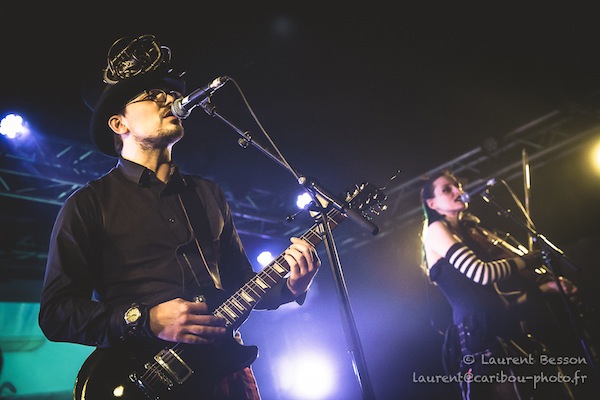 Coffees and Cigarettes - Copyright Laurent Besson - Caribou-Photo