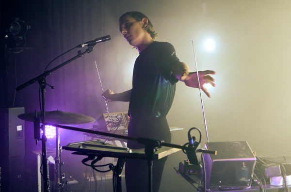 électro, planant, cosmique, extra-terrestre, son et lumière