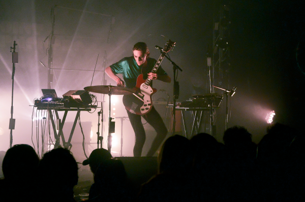 électro, planant, cosmique, extra-terrestre, son et lumière