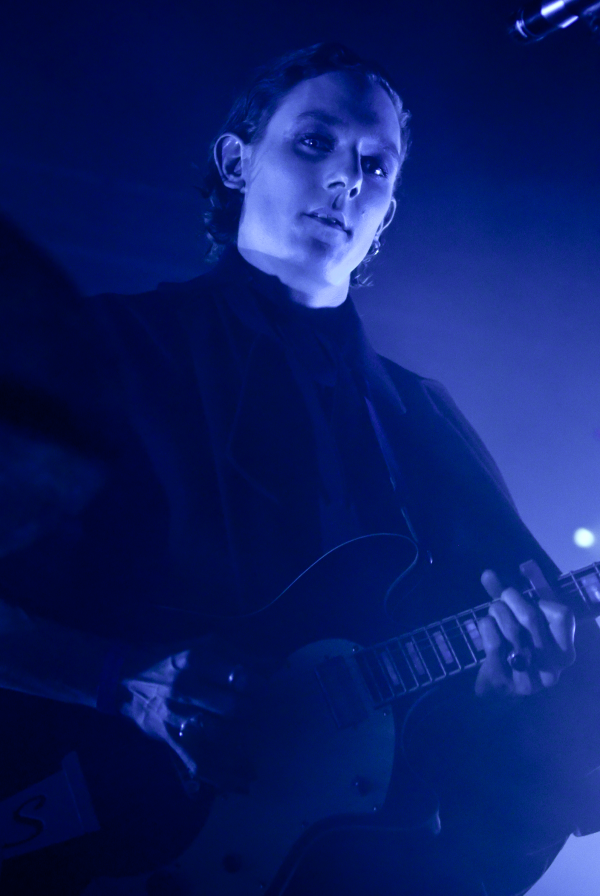 électro, planant, cosmique, extra-terrestre, son et lumière