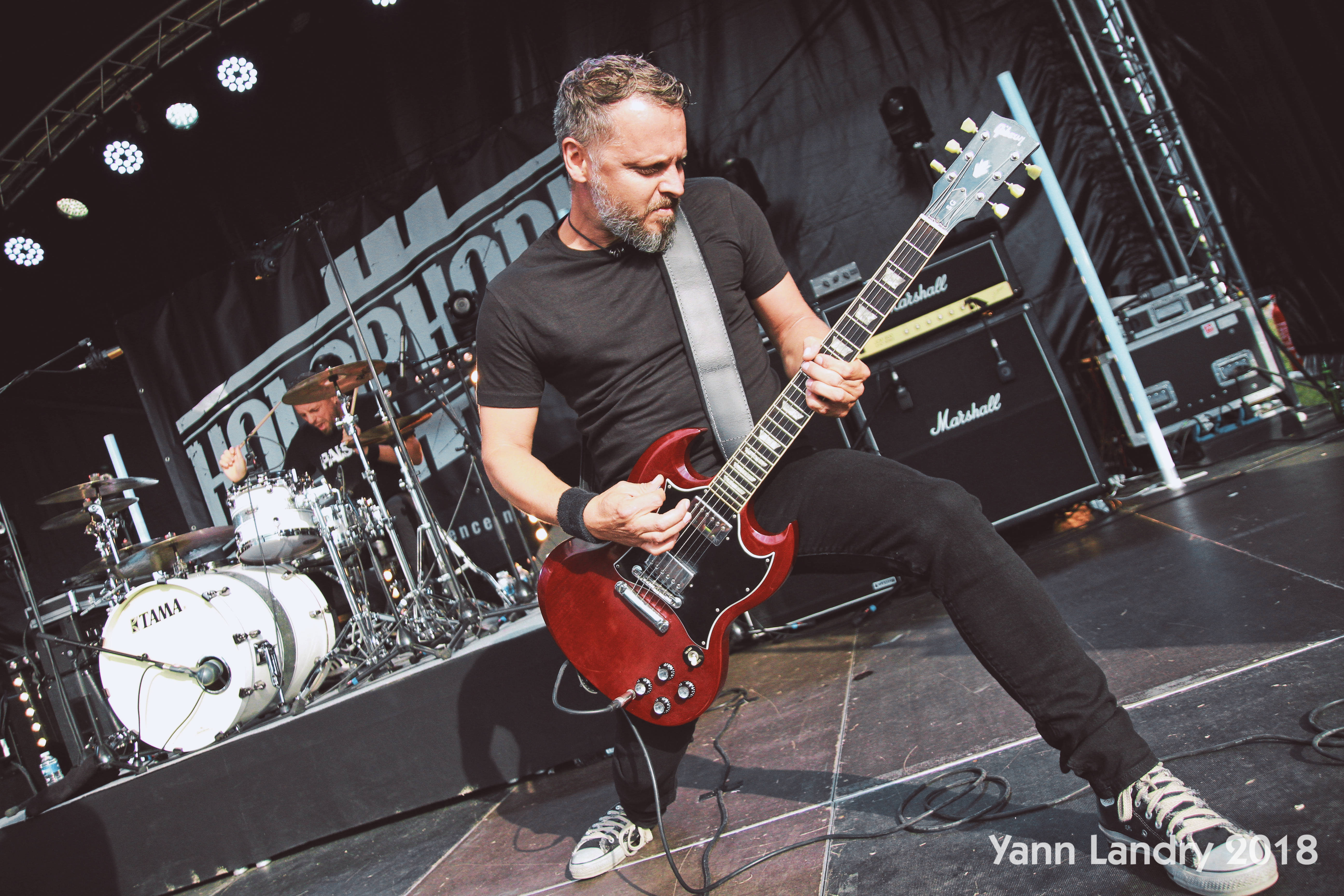 Un type avec sa guitare, Yann Landry, Metal, T shirt Noir