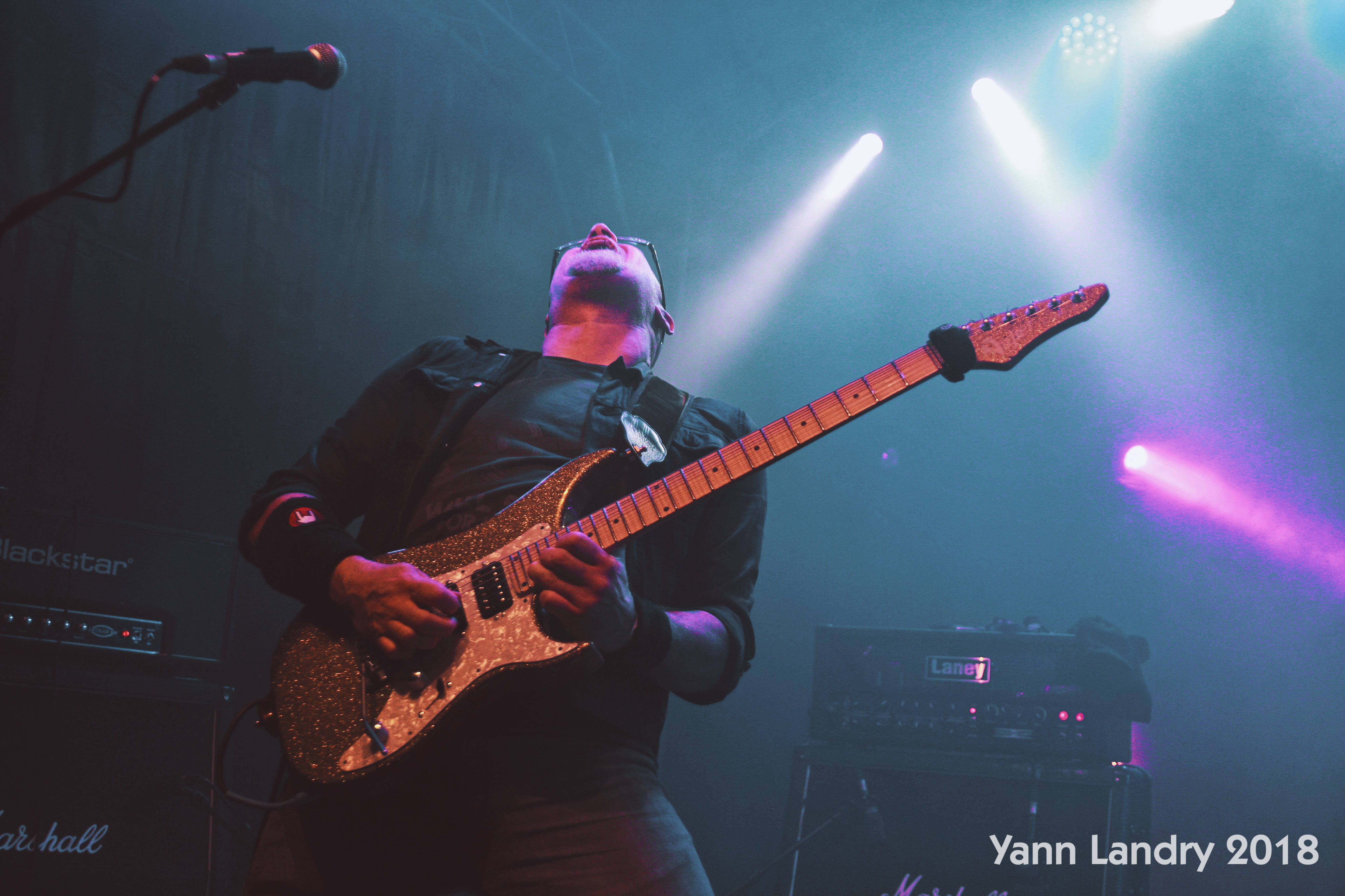coucou Dieu, ça va là -haut ?, pourtant j'y crois pas, Yann Landry, placement de produit opticien, Blues