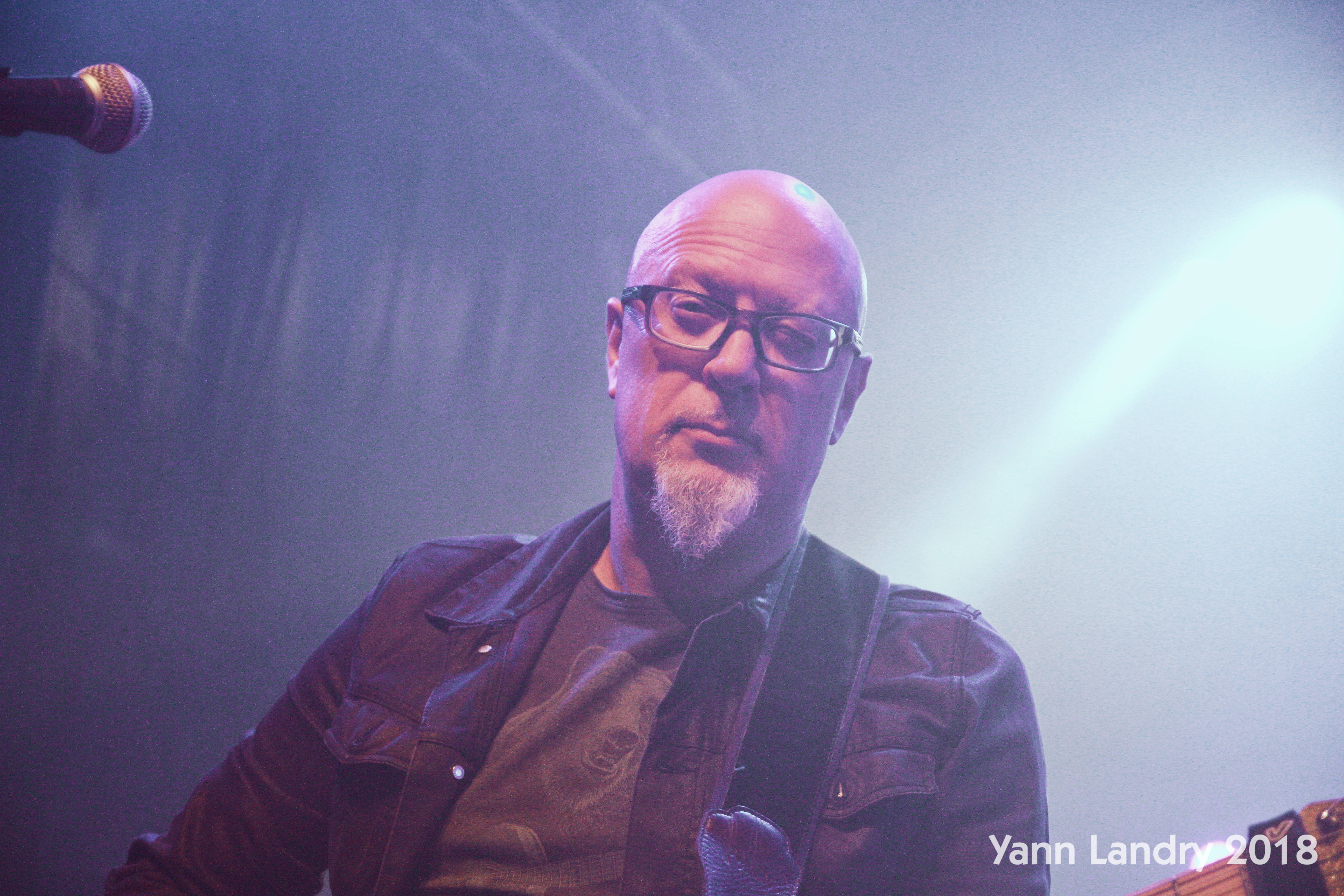Banquier, Société Générale, placement de produit shampooing, Yann Landry, Dirty Blues