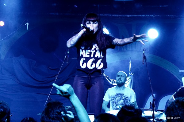 jinjer, chanteuse, batteur