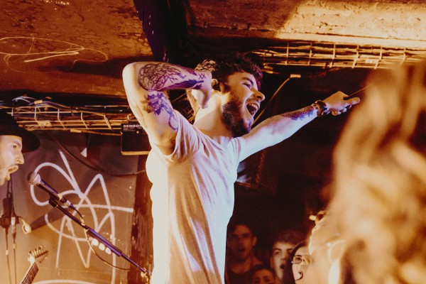 Normandie, white flag, concert, paris, tour, rock, metal