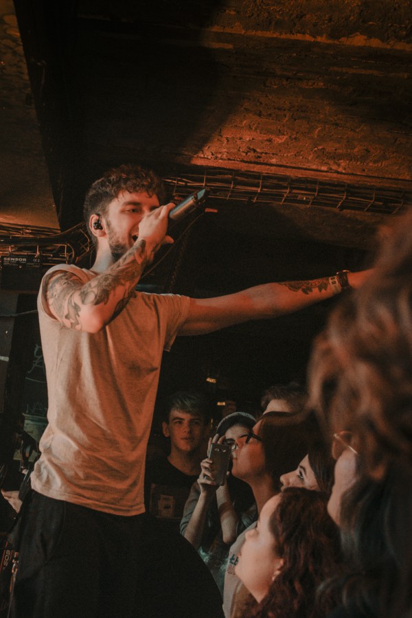 Normandie, white flag, concert, paris, tour, rock, metal