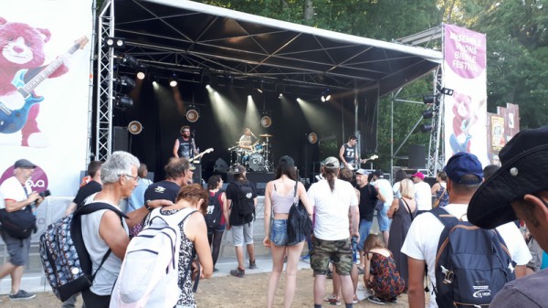 Retro C Trop J2 petite scene 01