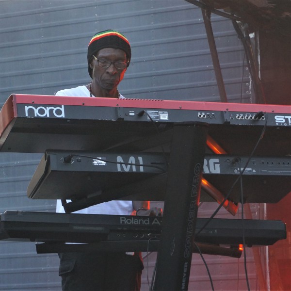 Mo'Kalamity & The Wizards, Zion Garden #9