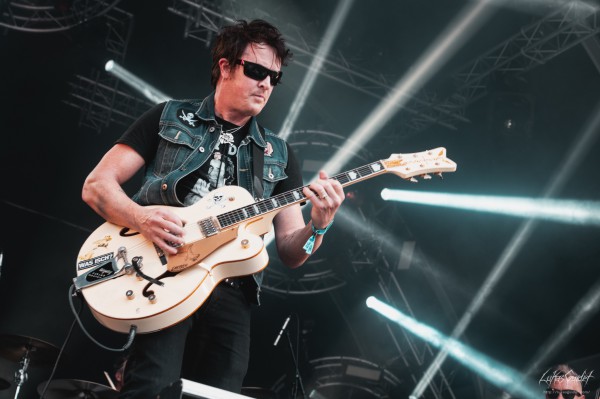 hellfest 2019, hellfest open air, warzone, the living end, australie, punk, pop pun, punk à contrebasse, rockabilly