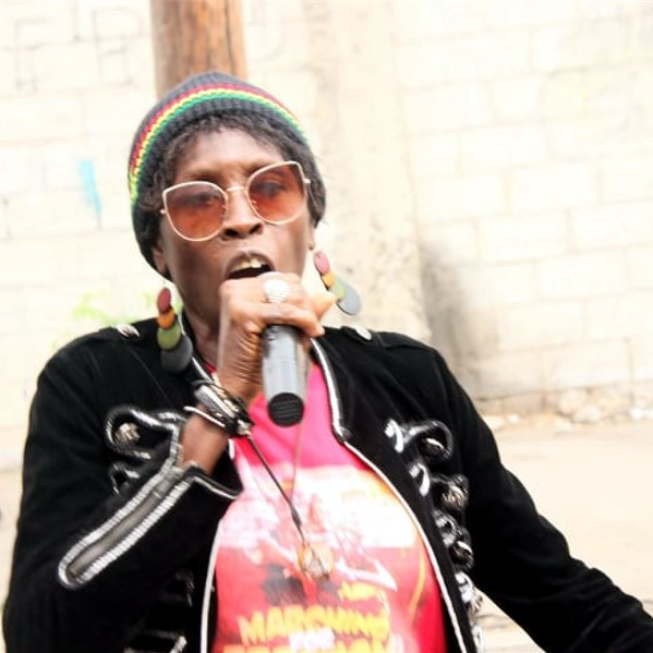 Jennifer Barrett, Skunkhead, marching for freedom, video 2020, reggae 2020