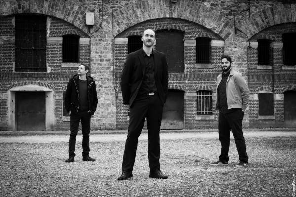 Sombre, orchestral, prog