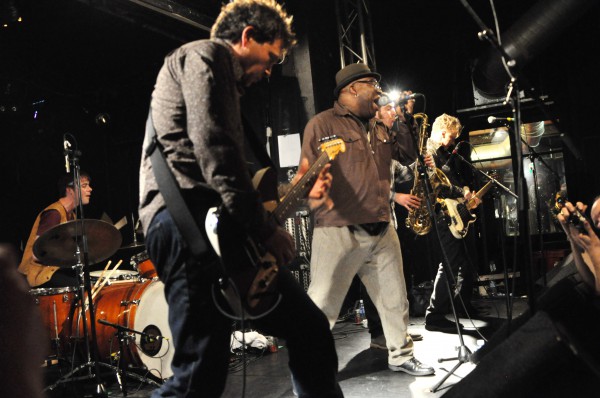 Barrence Whitfield And The Savages Live