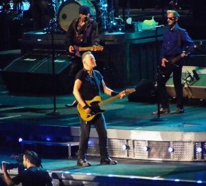 Boss Time in Paris ! Retour sur le concert de Bruce Springsteen le 13 mai 2023 à La Défense…