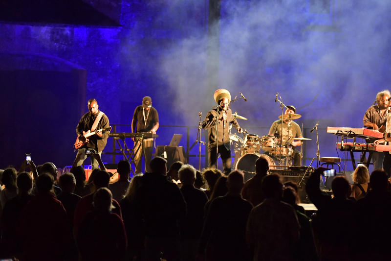 Meta and The Cornerstones aux Villégiatures