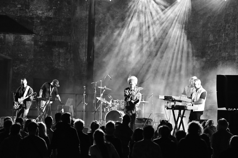 Meta and The Cornerstones aux Villégiatures